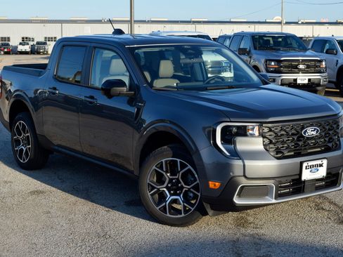 New 2026 Ford Maverick Lariat image 3