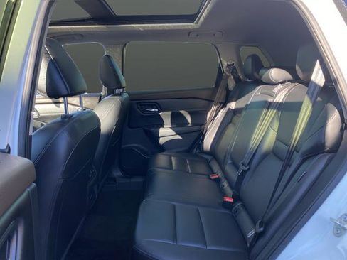 Used 2023 Nissan Rogue SL AWD/4WD image 28
