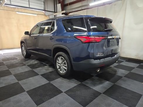 Used 2023 Chevrolet Traverse LT image 3