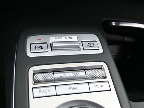 Used 2022 Genesis GV70 2.5T w/ Advanced Package image 26