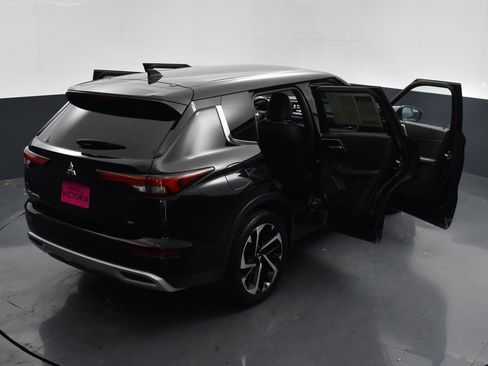 Used 2024 Mitsubishi Outlander SE image 21