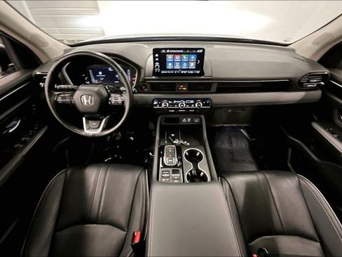 Used 2025 Honda Pilot Elite image 18