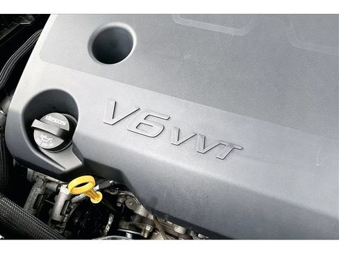 Used 2021 Chevrolet Traverse LS AWD/4WD image 31