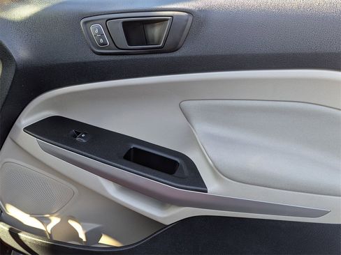 Used 2021 Ford EcoSport S image 26