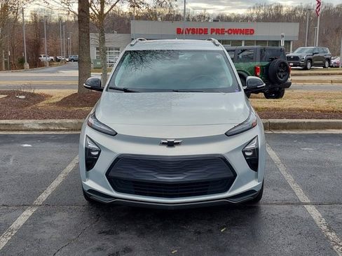Used 2023 Chevrolet Bolt EUV LT w/ Convenience Package image 5