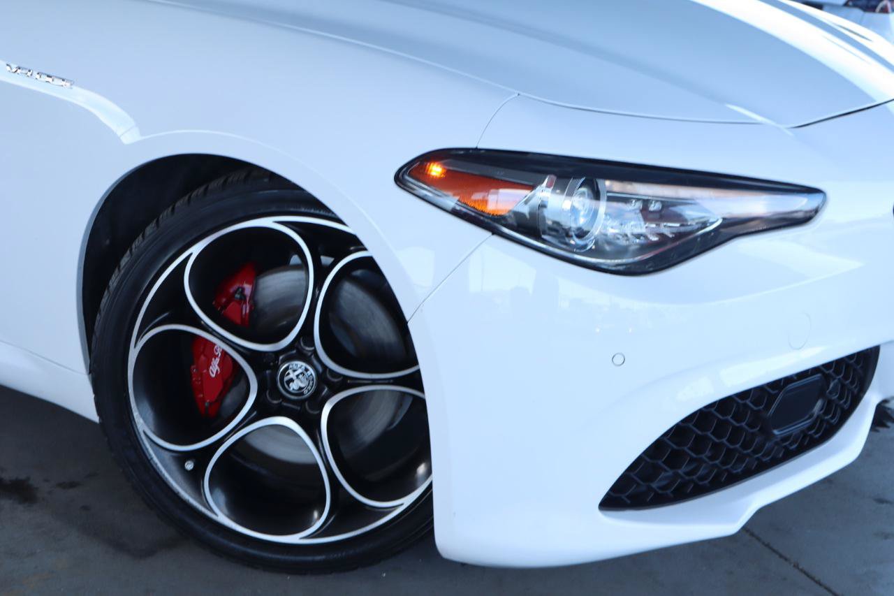 Used 2023 Alfa Romeo Giulia Veloce RWD image 4
