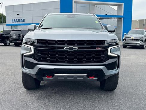 Used 2024 Chevrolet Suburban Z71 w/ Luxury Package AWD/4WD image 8