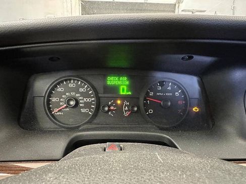 Used 2006 Ford Crown Victoria LX RWD image 35