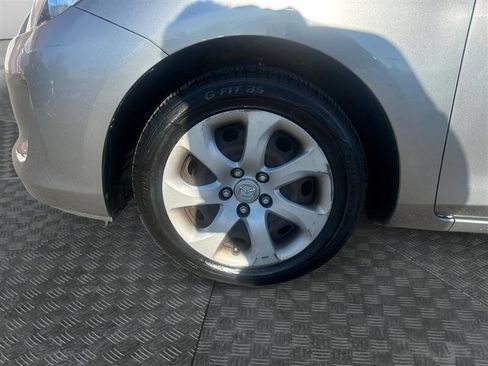 Used 2013 MAZDA MAZDA3 i Sport image 14