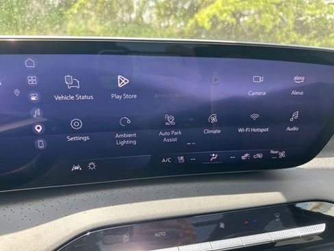 Used 2025 Buick Enclave Avenir w/ Super Cruise Package AWD/4WD image 20