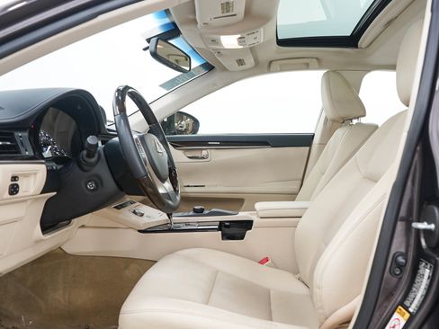 Used 2015 Lexus ES 350 w/ Premium Package FWD image 22