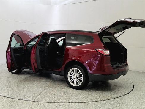 Used 2015 Chevrolet Traverse LT w/ Style and Technology Package FWD image 11