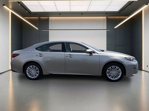 Used 2017 Lexus ES 350 w/ Accessory Package 2 FWD image 6