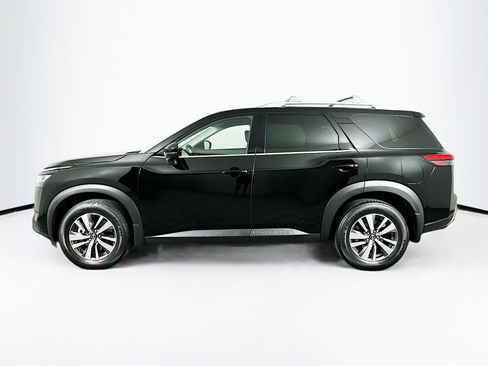 Used 2023 Nissan Pathfinder SL w/ Black Appearance Package AWD/4WD image 4