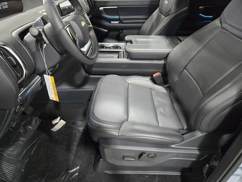 New 2025 Ford Expedition Platinum w/ Stealth Performance Package image 26