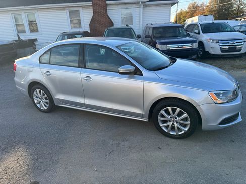 Used 2011 Volkswagen Jetta SE image 41
