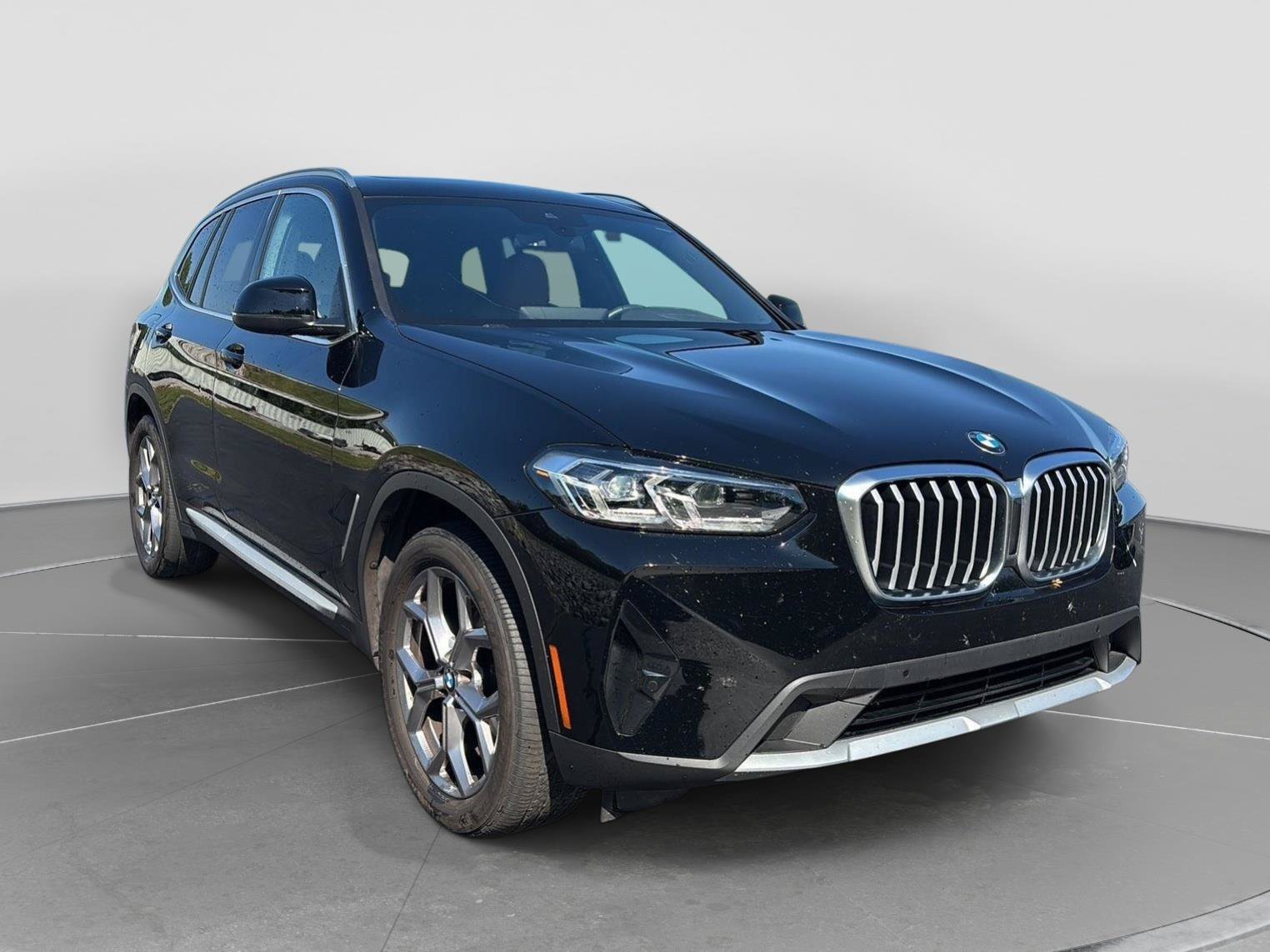 Used 2024 BMW X3 xDrive30i w/ Premium Package AWD/4WD image 4