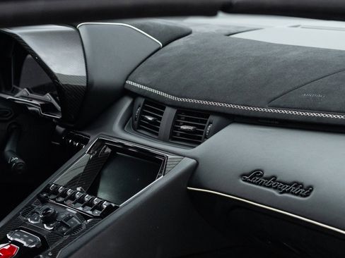 Used 2021 Lamborghini Aventador SVJ AWD/4WD image 63