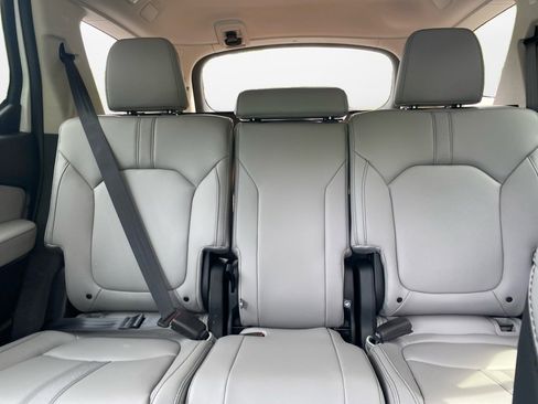 Certified 2025 Honda Pilot EX-L image 12