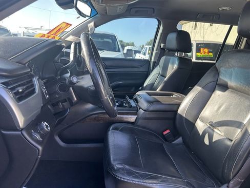 Used 2017 Chevrolet Suburban LT image 14