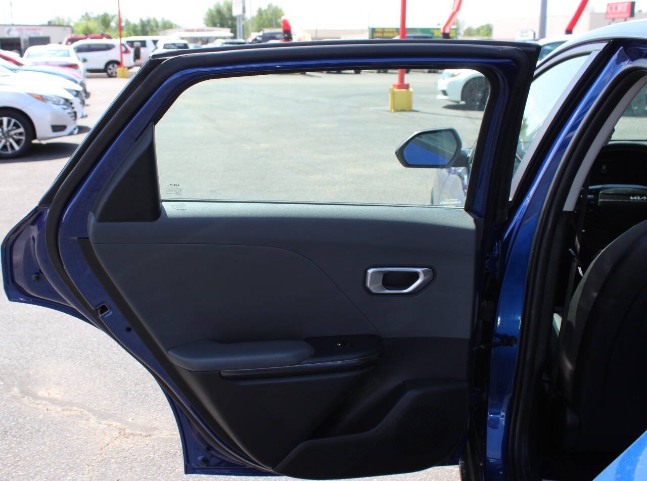 Used 2025 Kia K4 FWD image 15