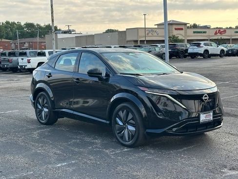 Used 2024 Nissan Ariya AWD image 3