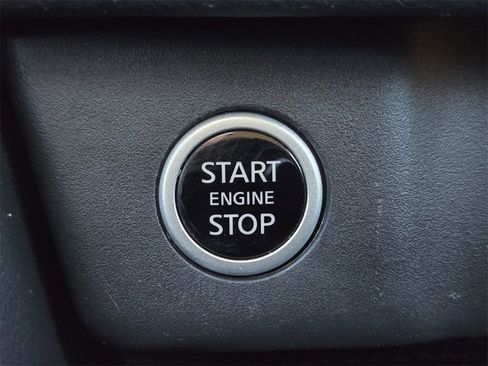 Used 2022 Nissan Rogue SV image 23