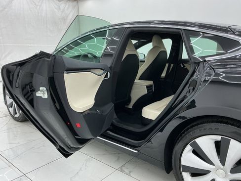 Used 2021 Tesla Model S Long Range Plus AWD/4WD image 22
