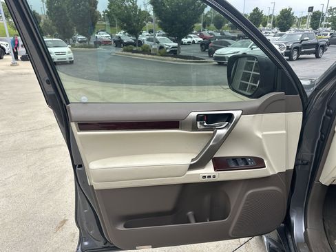 Used 2018 Lexus GX 460 Premium AWD/4WD image 13