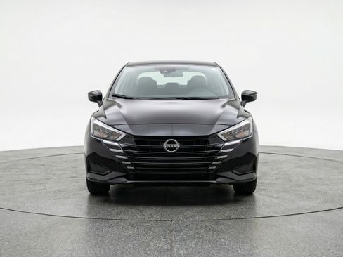 Used 2025 Nissan Versa SV image 2