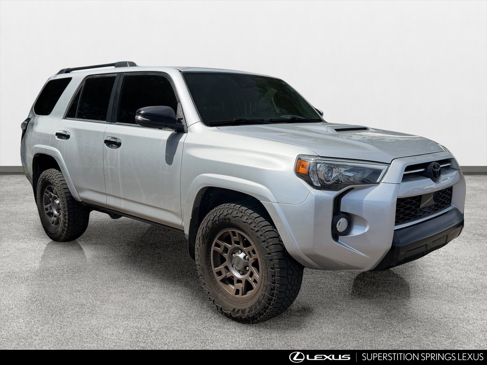 Used 2020 Toyota 4Runner Venture w/ Moonroof Package AWD/4WD image 2