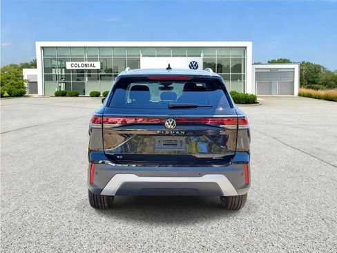 New 2026 Volkswagen Tiguan SE image 7