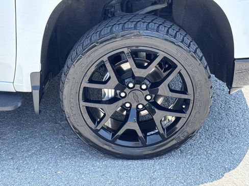 Used 2022 Chevrolet Silverado 1500 LT Trail Boss w/ Convenience Package II AWD/4WD image 10