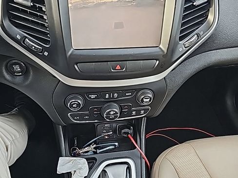 Used 2015 Jeep Cherokee Limited w/ Luxury Group image 14