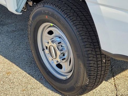 New 2026 Ford F250 XL w/ XL Chrome Package image 5