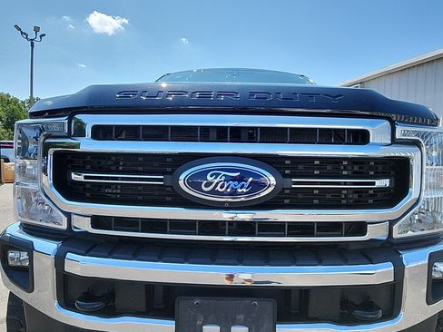 Used 2022 Ford F250 Lariat w/ Lariat Ultimate Package AWD/4WD image 11
