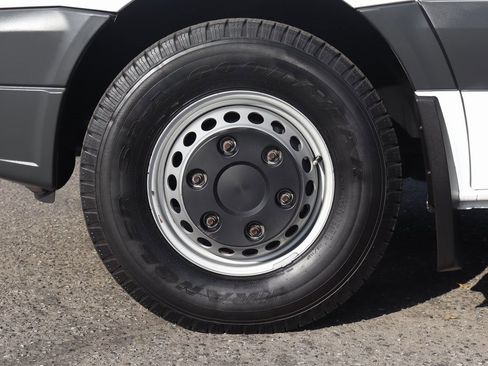 Used 2012 Mercedes-Benz Sprinter 3500 image 37