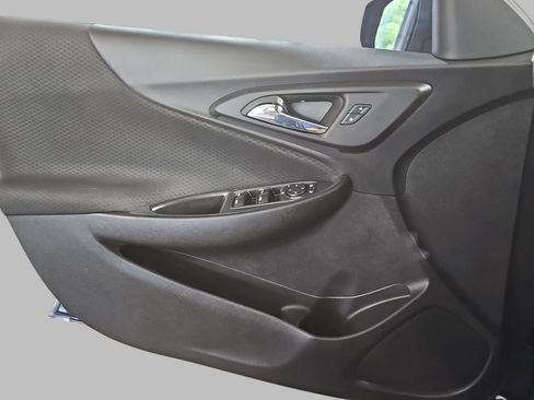 Used 2017 Chevrolet Malibu LT FWD image 31
