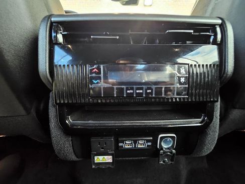 Used 2023 Jeep Wagoneer Series II image 87