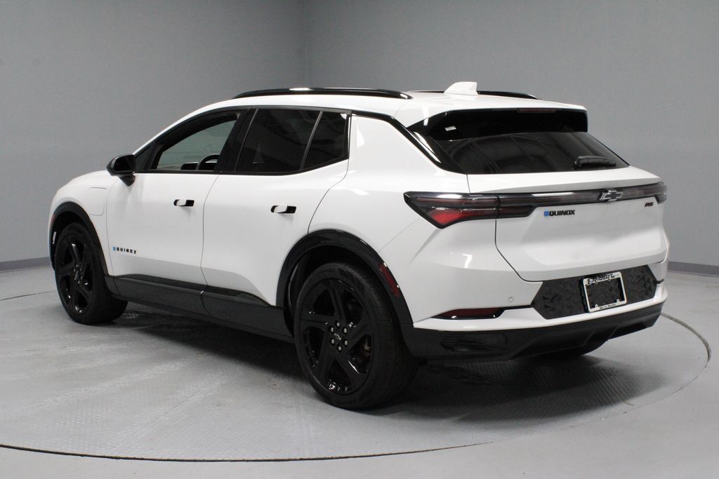 Used 2024 Chevrolet Equinox EV RS FWD image 9