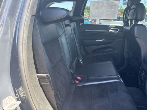 Used 2018 Jeep Grand Cherokee Altitude AWD/4WD image 13