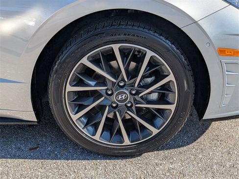 Used 2020 Hyundai Sonata Limited image 15