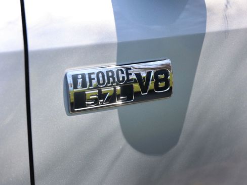 Used 2015 Toyota Tundra SR5 w/ TRD Off Road Package image 6