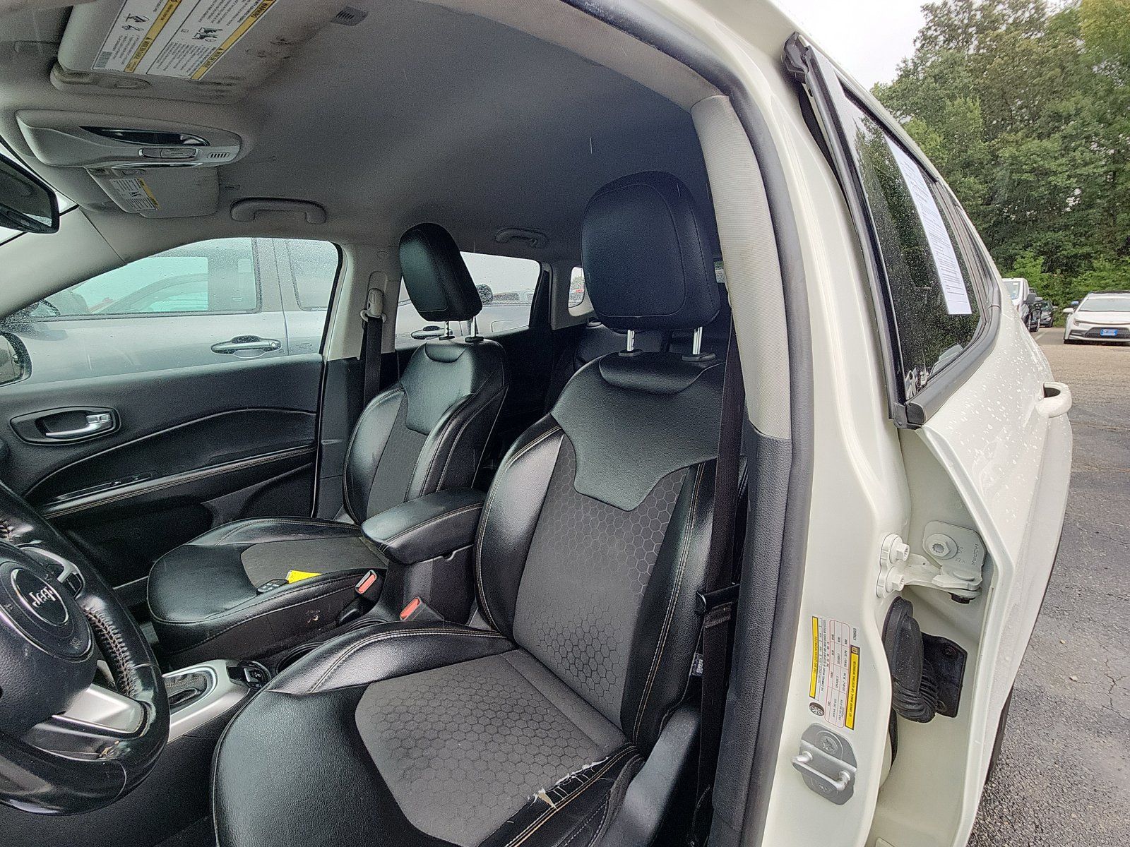 Used 2019 Jeep Compass Latitude w/ Popular Equipment Group AWD/4WD image 17