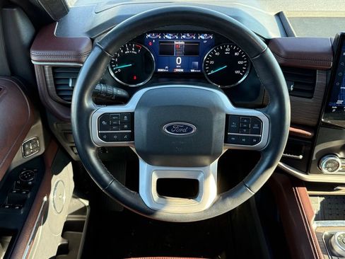 Used 2024 Ford Expedition Limited AWD/4WD image 14