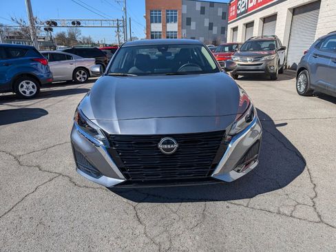 Used 2023 Nissan Altima 2.5 SV image 3