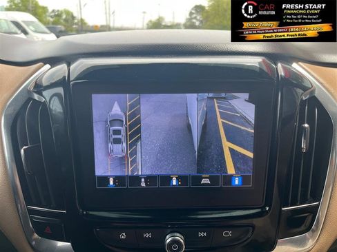 Used 2023 Chevrolet Traverse Premier FWD image 20