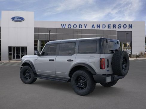 New 2026 Ford Bronco Outer Banks w/ Black Appearance Package AWD/4WD image 4