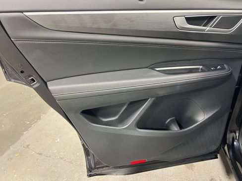 Used 2025 Volkswagen Atlas Cross Sport SE image 19