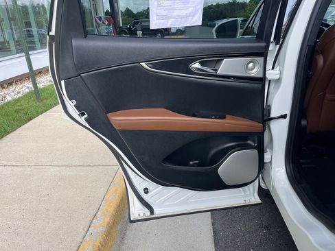 Certified 2023 Lincoln Nautilus Reserve AWD/4WD image 19